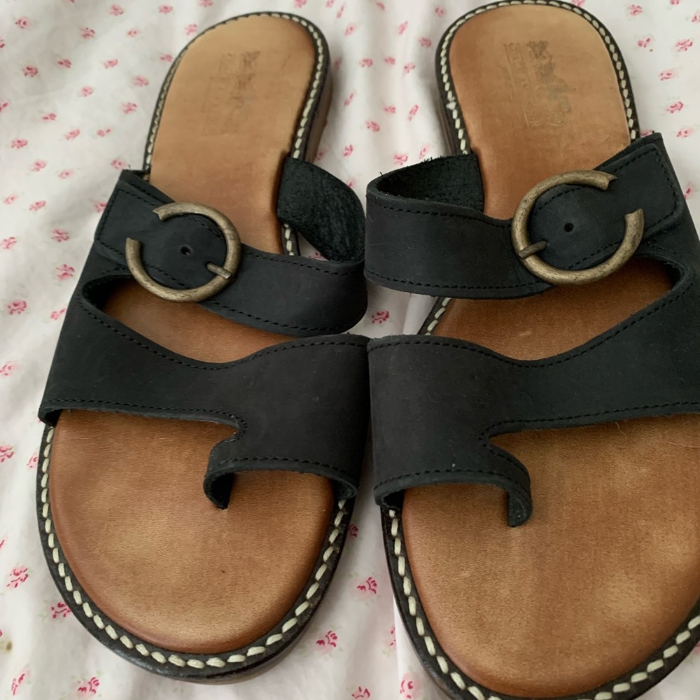 Coach and four black leather sandal thong made in Italy size 7